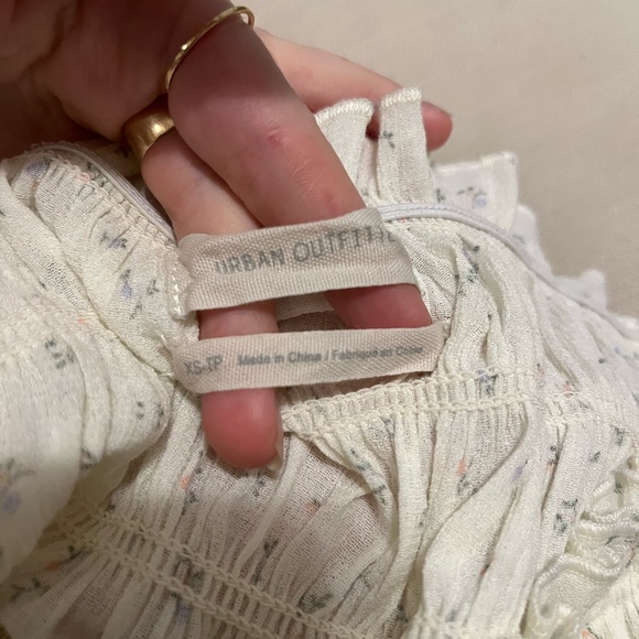 Urban Outfitters | Sierra Puff Sleeve Floral Smocked Blouse - Picture 4 of 7